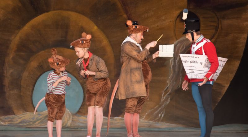 A soldier and three mice. Production still from Tivoli Ballet Theatre.