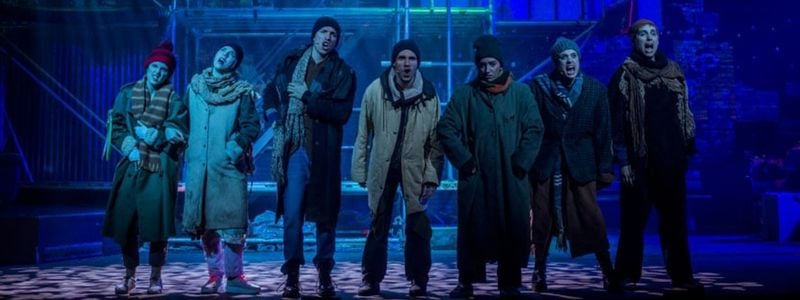 The cast of Rent el Musical on stage.