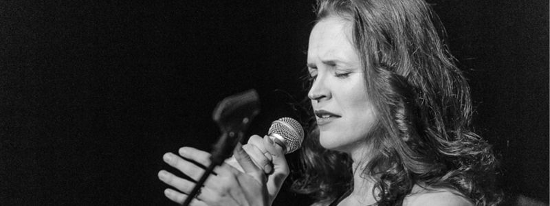 Grace McLean at Esse Jazz Club.