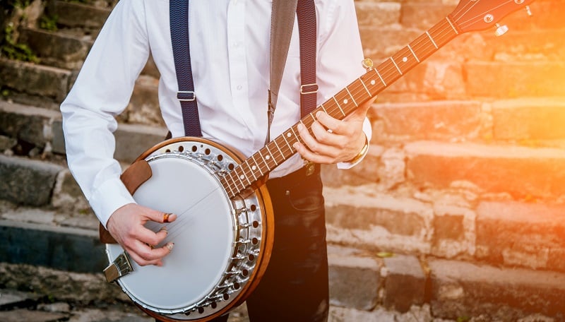 A man playing the banjo.