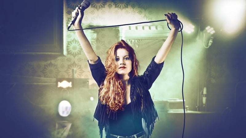 A female rock singer.
