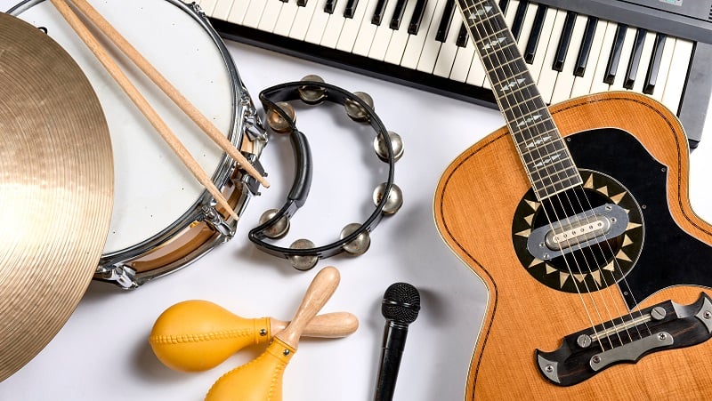 Pop/rock musical instruments.