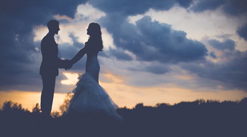 A wedding couple sunset silhouette.